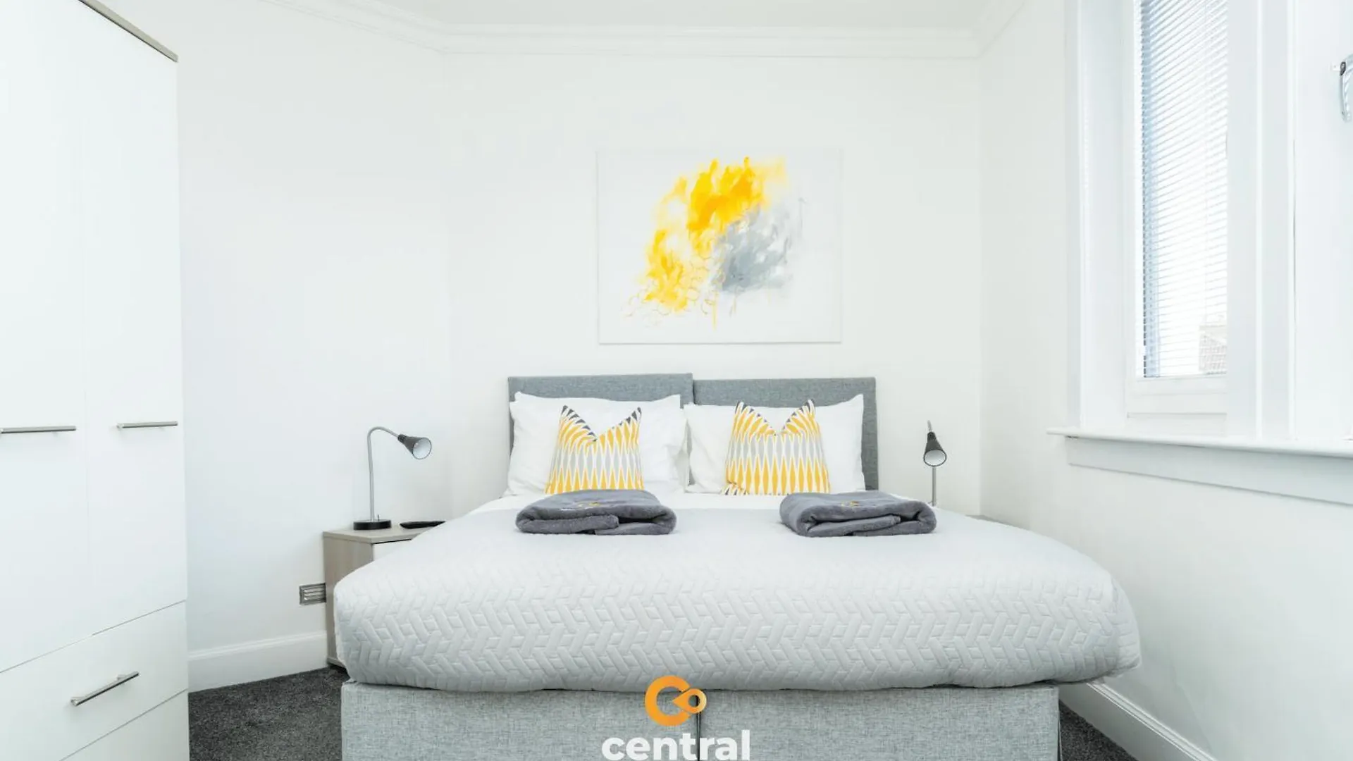 Apartment Central Serviced Apartments: Modern 2-Bedroom Family Stay Dundee