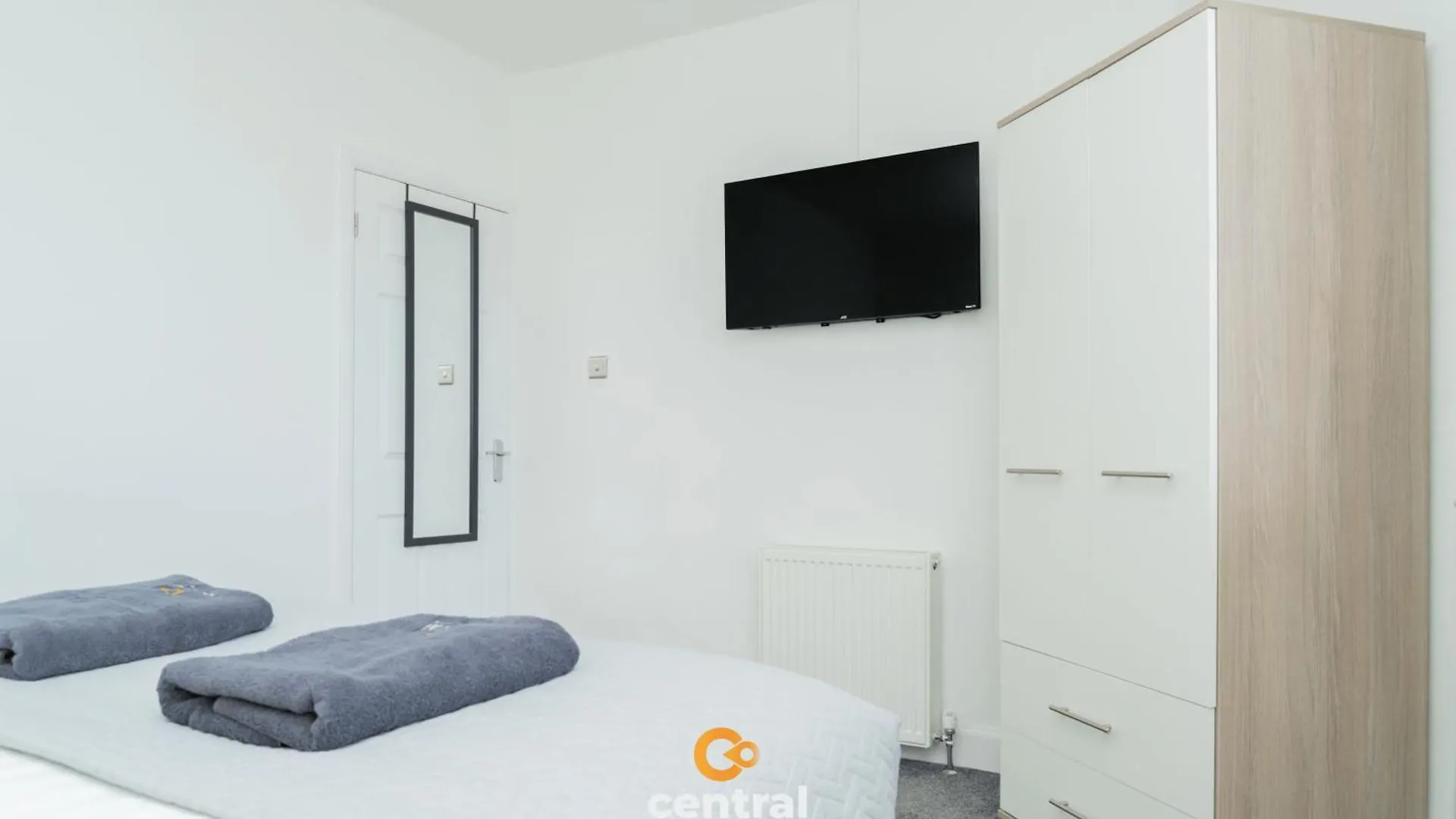 Apartment Central Serviced Apartments: Modern 2-Bedroom Family Stay Dundee