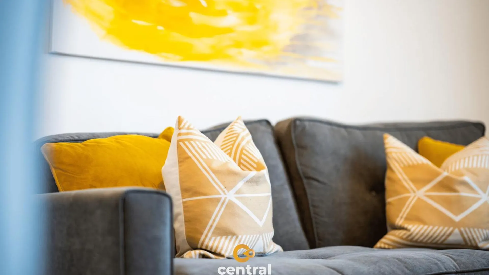 Central Serviced Apartments: Modern 2-Bedroom Family Stay Dundee